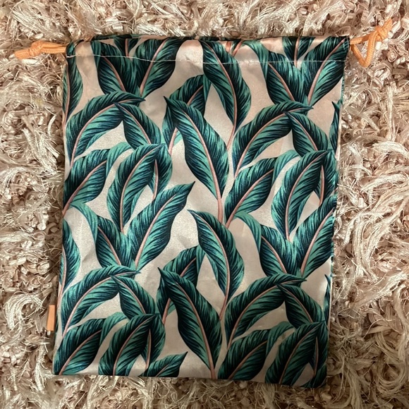 Ipsy Drawstring Bag - Picture 2 of 4